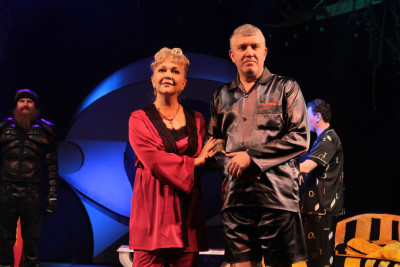 Пижама на шестерых, или Ужин по-французски