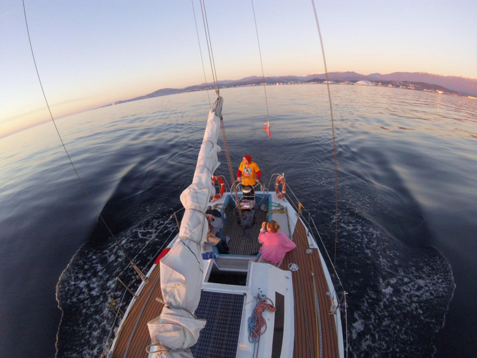 Фотография  для Вечерняя прогулка на яхте под парусом