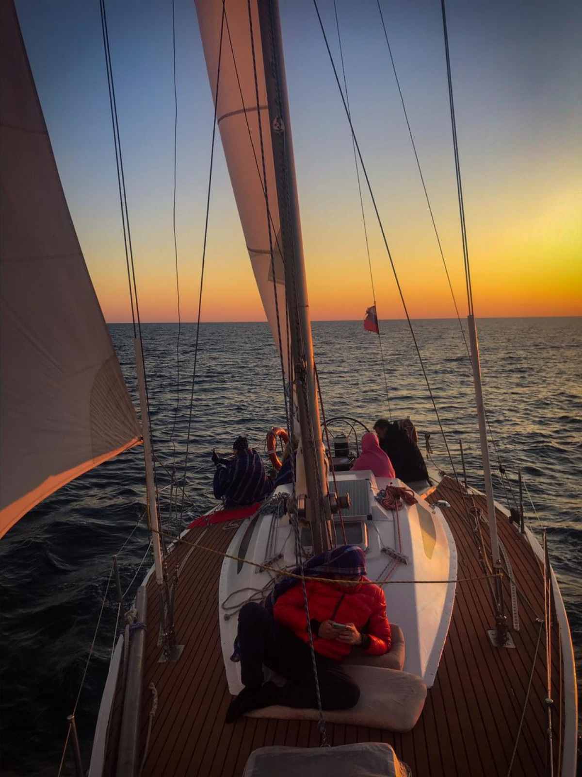 Фотография  для Вечерняя прогулка на яхте под парусом