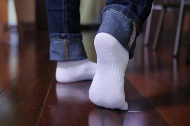 Два ингредиента для чистоты: как сделать полы сверкающими и надолго сохранить их свежесть