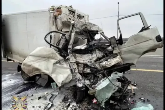 В Кореновском районе в ДТП погиб 23-летний водитель фургона