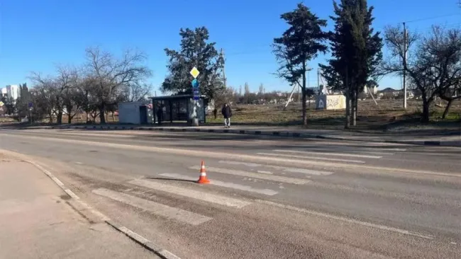 На трассе Ялта &mdash; Севастополь водитель сбил подростка и скрылся