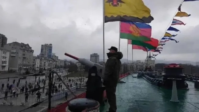 Артиллерийское приветствие с крейсера «Михаил Кутузов» прозвучало в Новороссийске