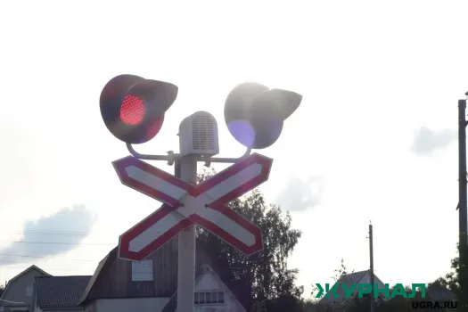 Поезд на Кубани столкнулся с легковым автомобилем на переезде