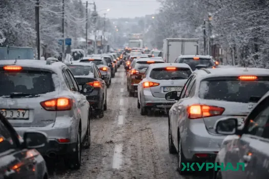 Заторы на трассе А-146 в Краснодарском крае образовались вблизи посёлка Ильский