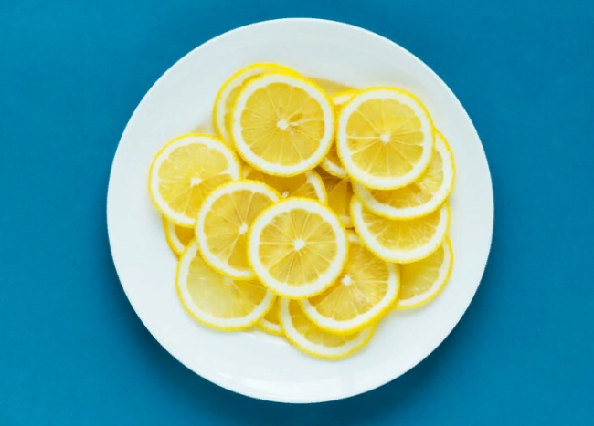Замороженные дольки лимона: как сэкономить время и деньги на чаепитии