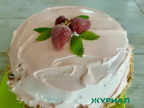 Сергей Безруков получил торт на юбилейном спектакле в Краснодаре