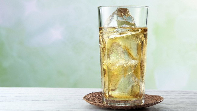 Яблочный уксус в стакане воды: простой способ сжечь жир на животе и контролировать сахар