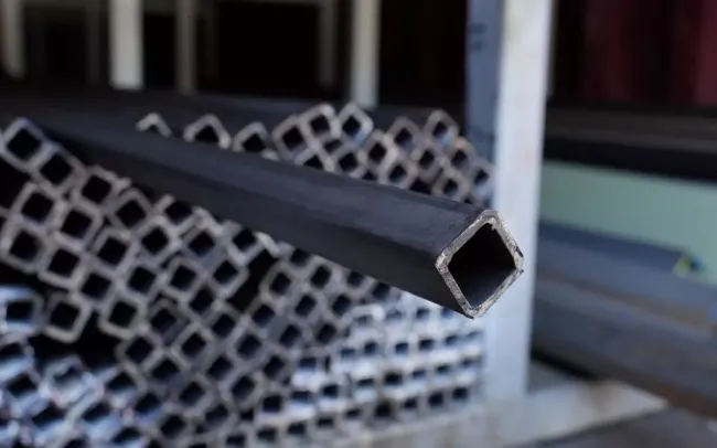 Как защитить трубоквадрат от ржавчины: секреты немецкой обработки металла