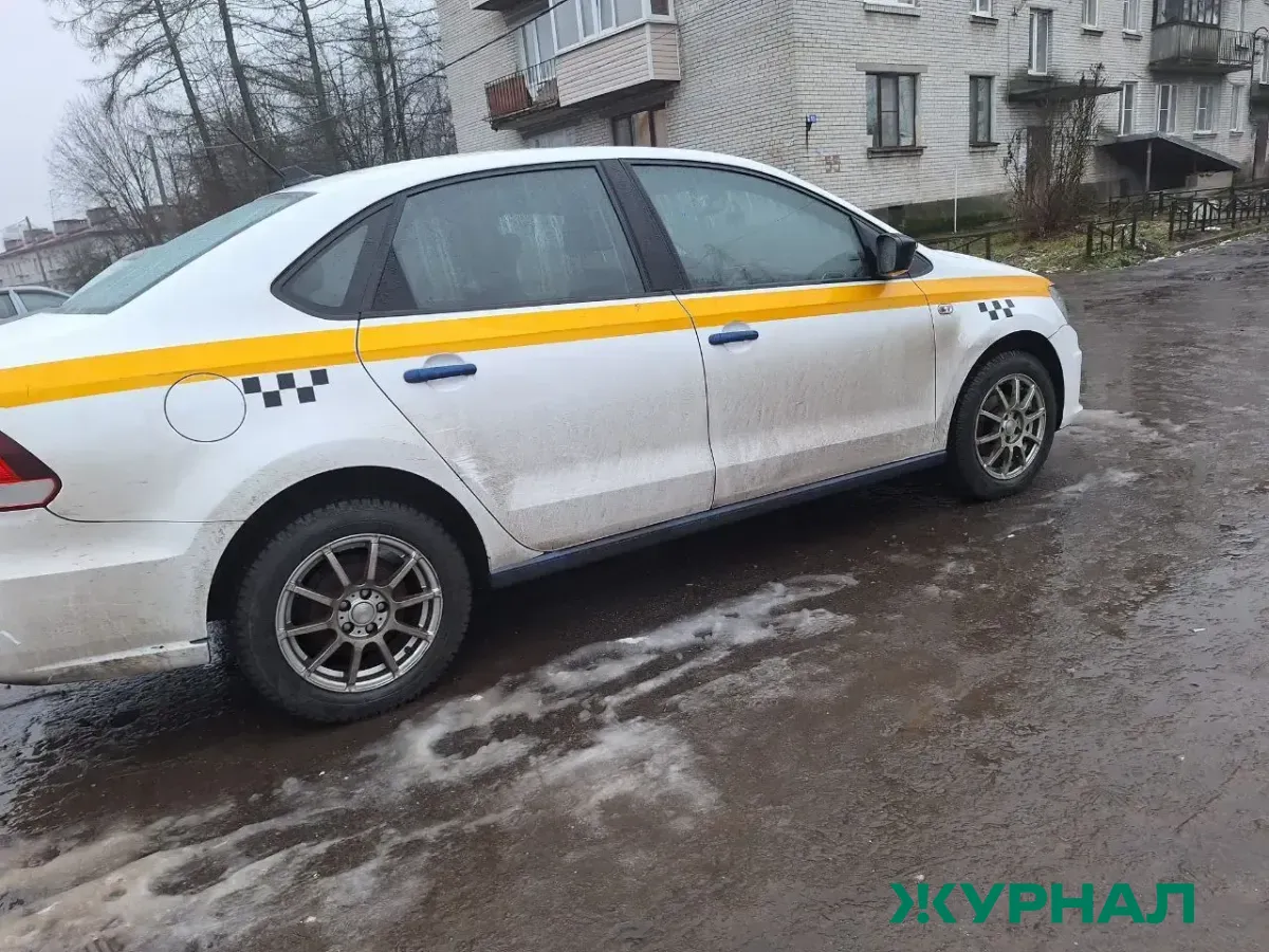 В Сочи продолжаются рейды против нелегальных таксистов на вокзалах и в аэропорту