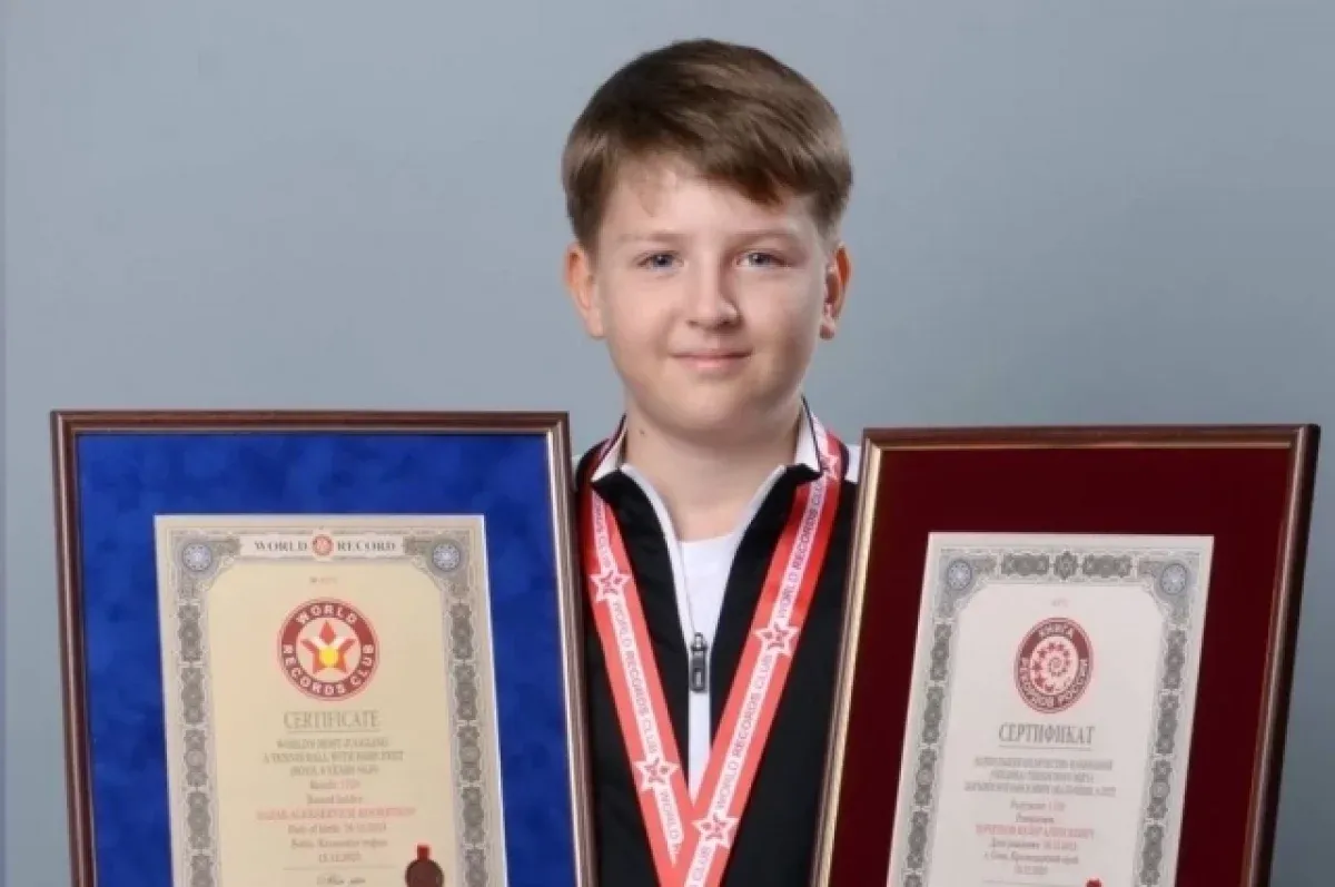 Назар Кочетков из Сочи установил мировой рекорд по чеканке теннисного мяча