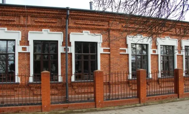 Реставрация школы № 43 в Северском районе завершена