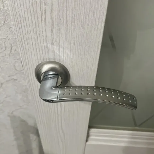 Охладите квартиру с помощью уксуса и полотенца за 10 минут