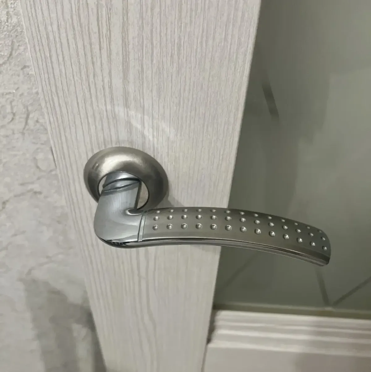 Охладите квартиру с помощью уксуса и полотенца за 10 минут