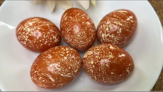 Пасхальные яйца в шоколадном цвете: как покрасить с помощью какао