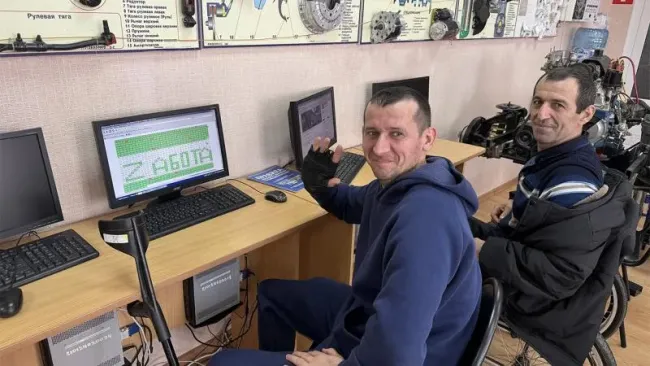 Обучение вождению для участников СВО проходит в Тимашевском центре реабилитации