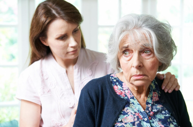 Как распознать деменцию на ранних стадиях: важные признаки для контроля состояния близких