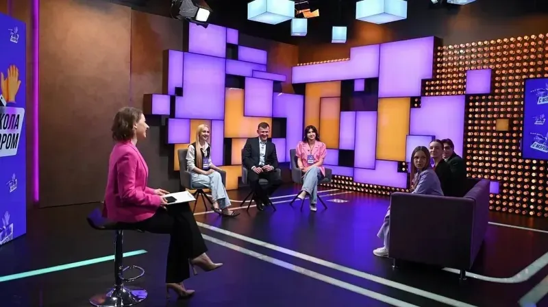 Итоги первого сезона «Школы с мэром» обсудили с Евгением Наумовым