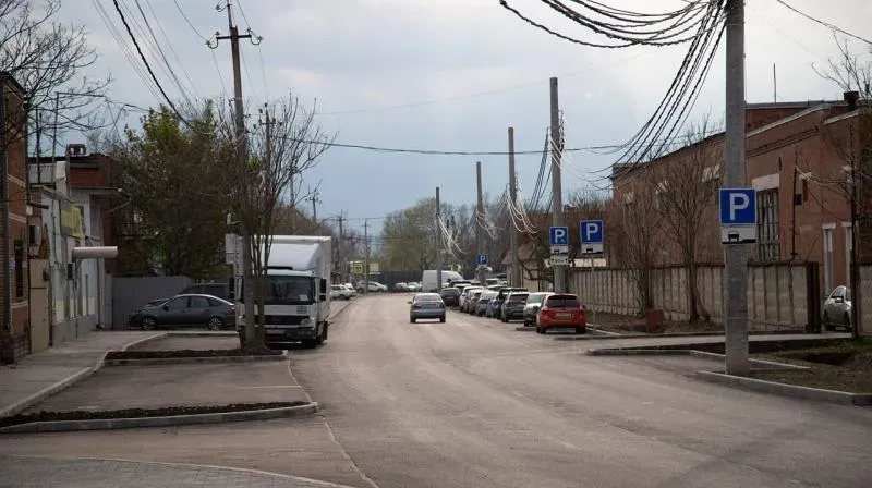 В Краснодаре завершается обновление дорожной инфраструктуры возле социального кластера на Обрывной