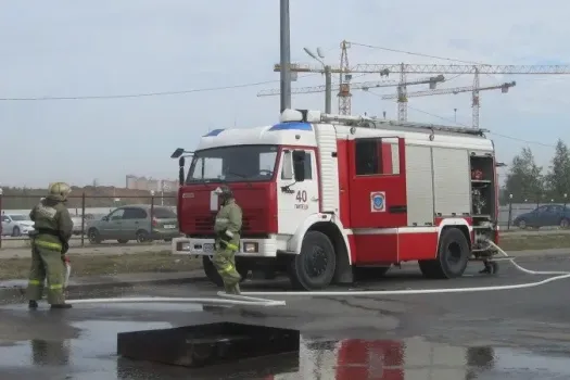 Из-за пожара в Славянске-на-Кубани эвакуировали детей из детского сада
