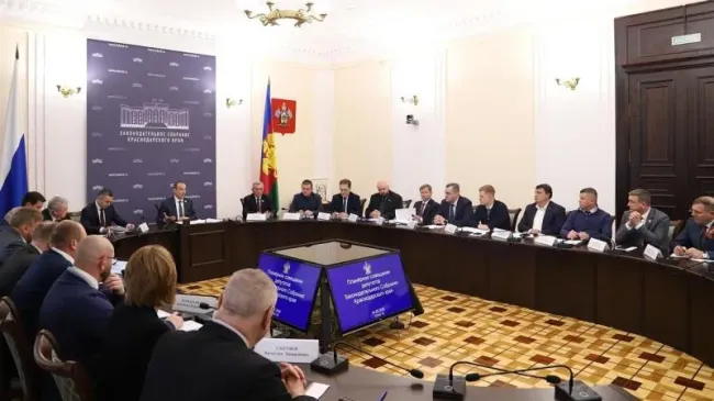 Депутаты Кубани обсудили улучшение качества услуг на объектах дорожного сервиса
