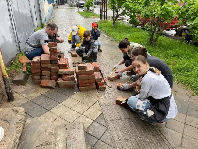 Волонтеры «Том Сойер Фест Краснодар» продолжают реставрацию дома на улице Кирова